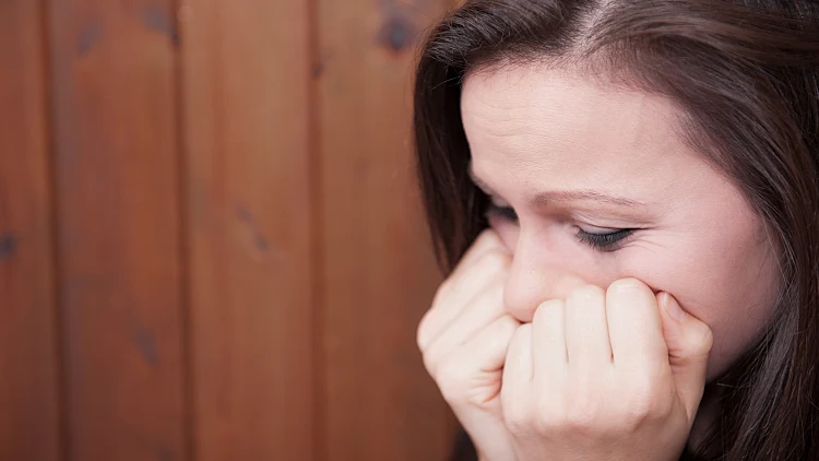 אישה בוכה
