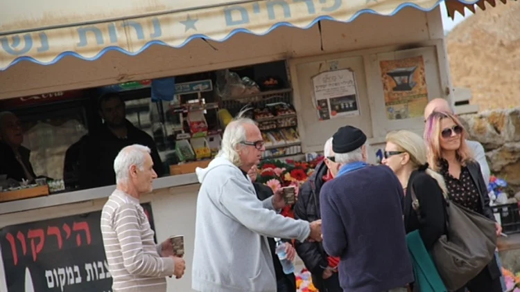 לוויה שמוליק קראוס