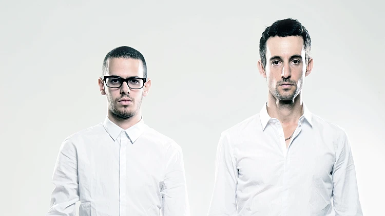 עברי לידר וג'וני הקטן