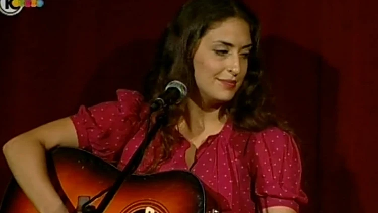 הזמרת אלה פלס