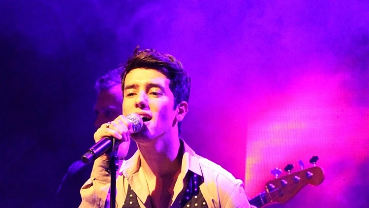 הראל סקעת בהופעה