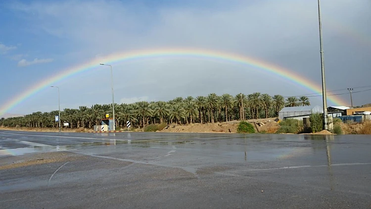 קשת בענן בבקעת הירדן לאחר מזג אוויר סוער