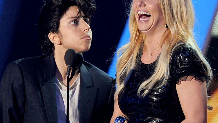 ליידי גאגא ובריטני ספירס בטקס ה-VMA 2011