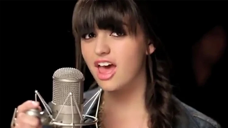 רבקה בלאק בקליפ "My Moment"