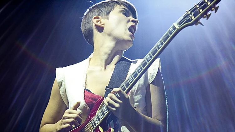 קאקי קינג בהופעה בגני התערוכה