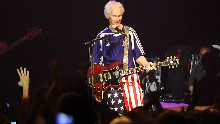 ריי מנזרק ורובי קריגר בהופעה בהאנגר