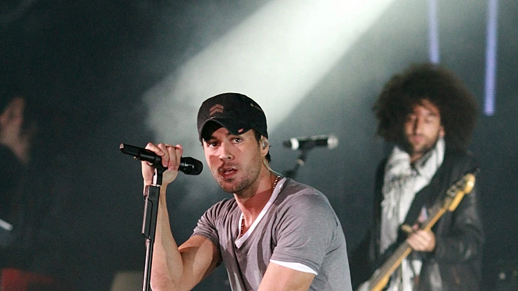 אנריקה אגלסיאס בהופעה בישראל