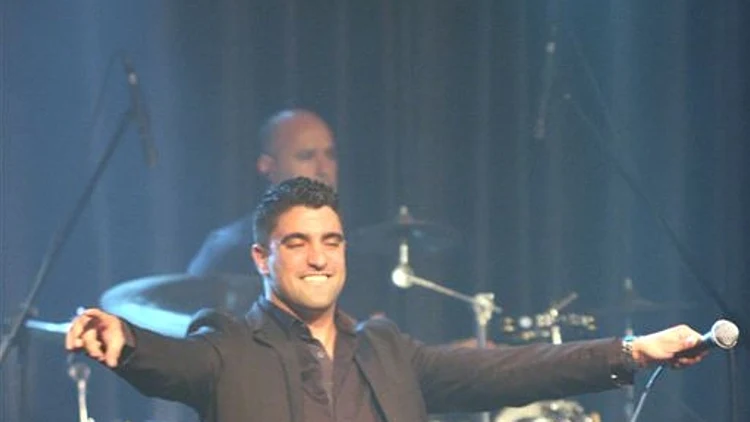 רוצים כרטיסים להופעה של משה פרץ?