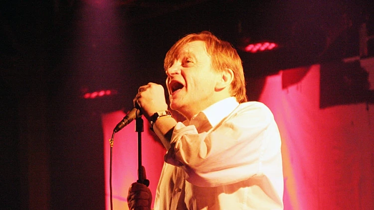 מארק אי סמית בהופעה של the fall בבארבי