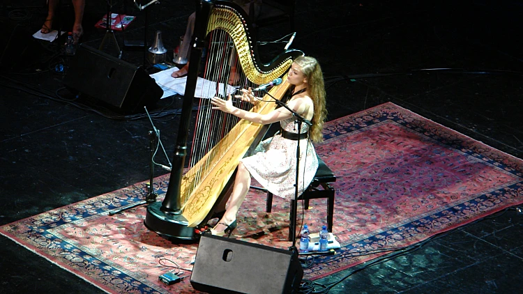 ג'ואנה ניוסום במשכן לאמנויות הבמה בת"א