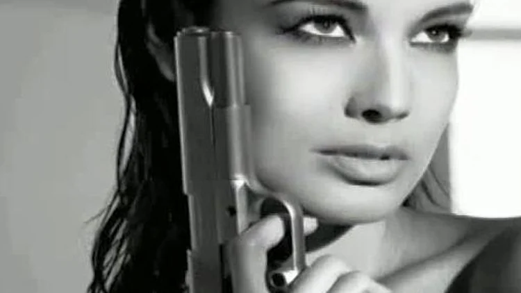 ברניס מרלו, נערת הבונד החדשה מתוך התוכנית ערב טוב עם גיא פינס