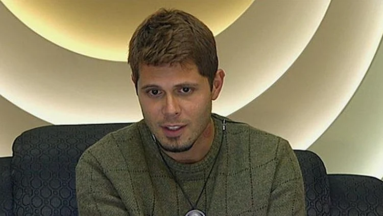 שי עדיין חי