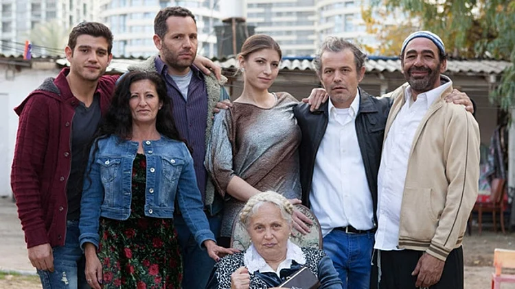 להרוג את הסבתא צילום קאסט