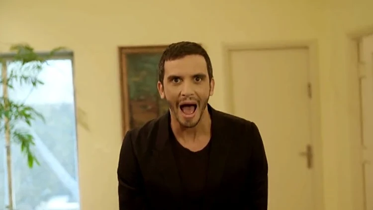 בלוג "הישרדות": מושיק גלאמין מדבר עם קופים