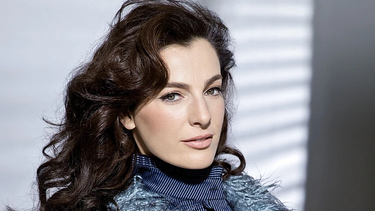 פרווה סינטטית - איילת זורר לגולברי