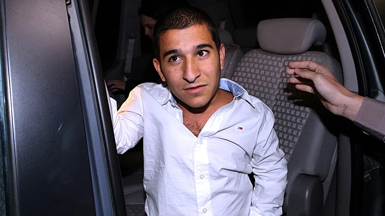 פפראצי - אלעד צפני לאחר ההדחה מבית האח הגדול