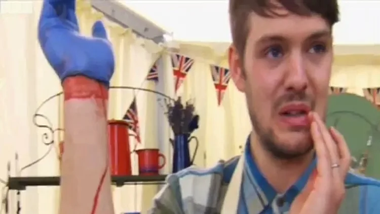 מתמודד בריאליטי אוכל בבריטניה