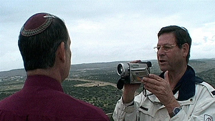 ארץ המתנחלים-חיים יבין מצלם.