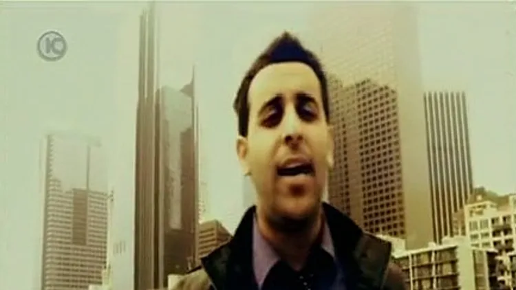 דודו אהרון בקליפ ל"לה לה לנד"