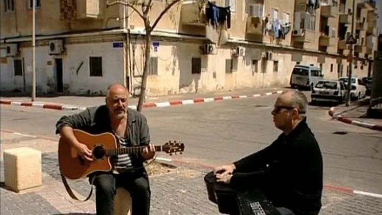 מיכה שטרית ויואב קוטנר בסדרה "למה לי פוליטיקה עכשיו"