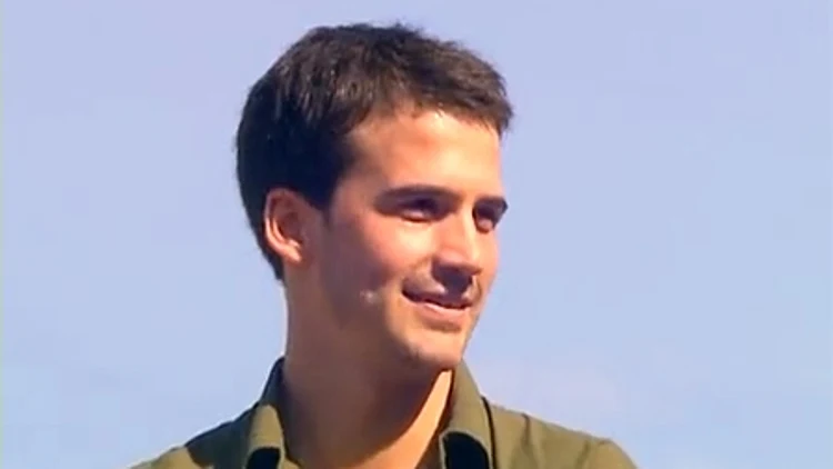 תמונה של דן מנו לקליפ מתוך הפרק הראשון של הישרדות אולסטארס: "כולם רוצים להיות דן מנו"