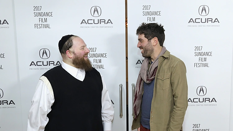 הבמאי ג'ושוע ויינשטיין והשחקן מנשה לוסטיג מהסרט "מנשה"