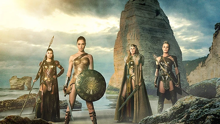 גל גדות ועוד מהקאסט הנשי, "וונדרוומן"