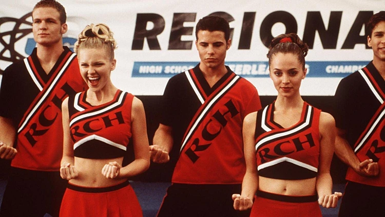 מעודדות צמודות