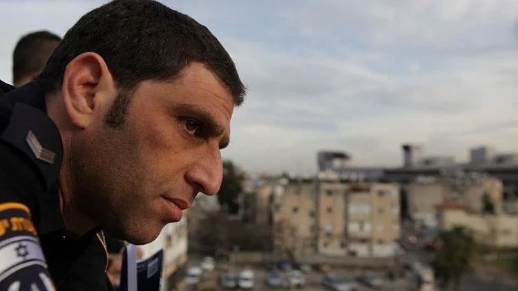 קטע מתוך הסרט "מנפאואר"