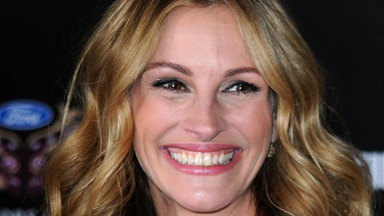 ג'וליה רוברטס ואלק בולדווין בסרט על התפרצות האיידס