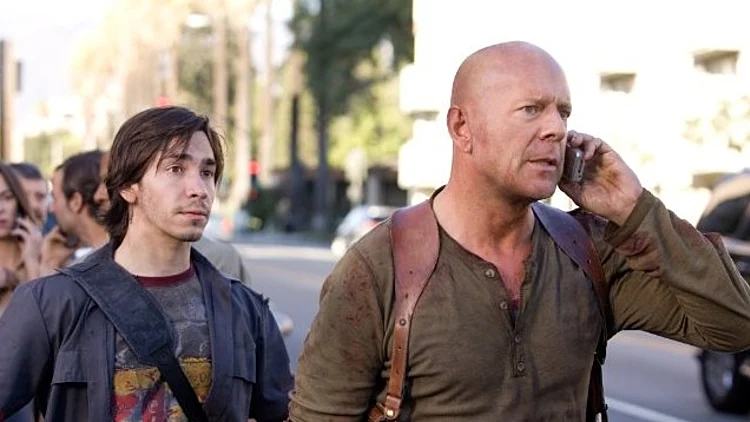 ברוס וויליס ב"מת לחיות 4"