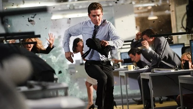 שיה לה-באף ב "רובטריקים 3"