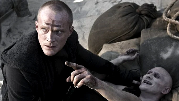 חונקי כמרים • מה חשבנו על "המאמין"?