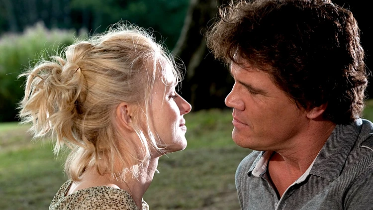 מתוך הסרט "כשתפגשי זר גבוה ומסתורי"