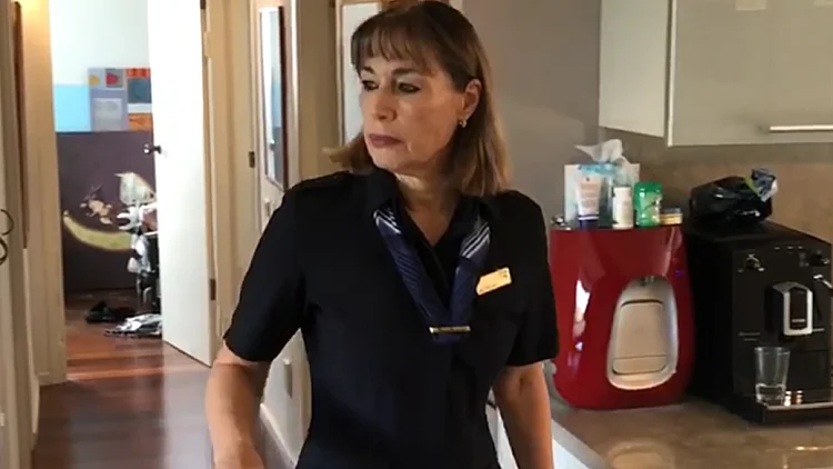 "כאילו השתחררתי מהצבא": הקריירה החדשה של סבתא - דיילת אוויר