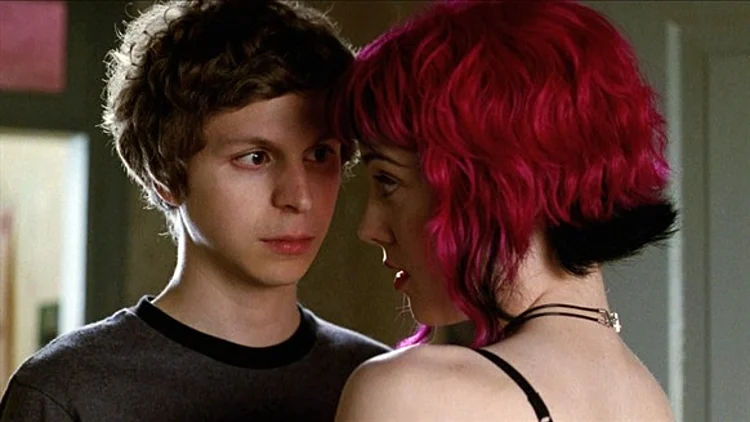 מייקל סרה ומרי אליזבת' וינסטד בסרט "האקסים של החברה שלי"