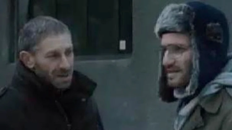 גורי אלפי ומארק איווניר בסרט "שליחותו של הממונה על משאבי אנוש"