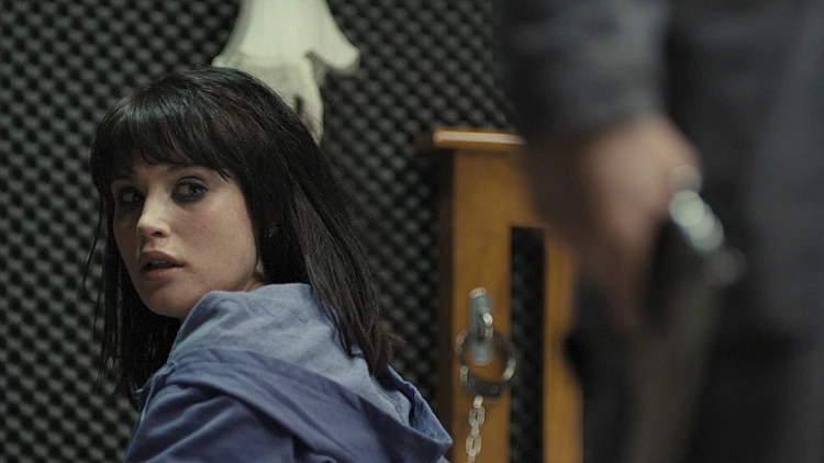 ג'מה ארטרטון בתמונת יח"צ של "איפה אליס?"