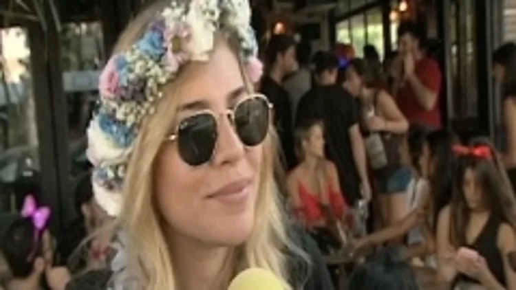 שיר מורנו במסיבת יום הולדת 26