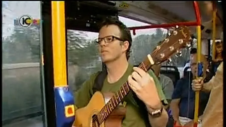 תאטרון רחוב באוטובוס