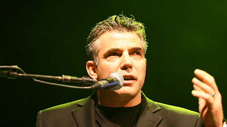 יאיר לפיד בפרזנטציה לרשת בתאטרון היהלום