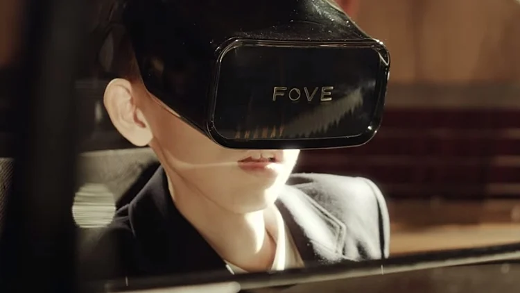 FOVE משקפת לפסנתר