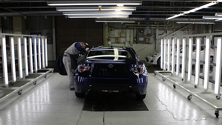 המגע האנושי: טויוטה מפטרת רובוטים לטובת אנשים