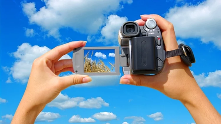 שמיים במצלמת וידאו