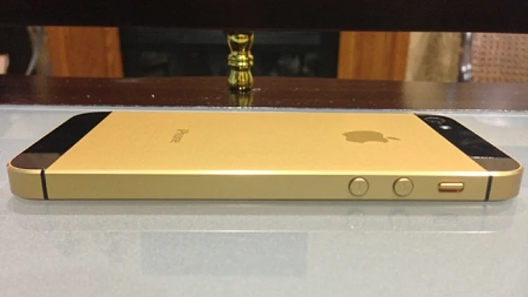 אייפון בצבע זהב