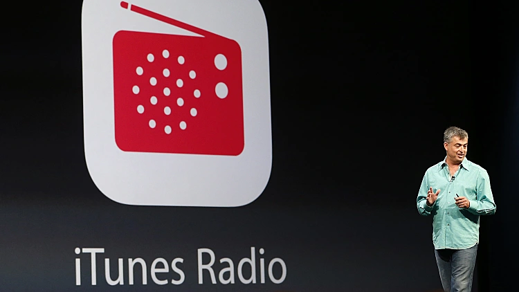אדי קיו מציג את iTunes Radio ב-WWDC
