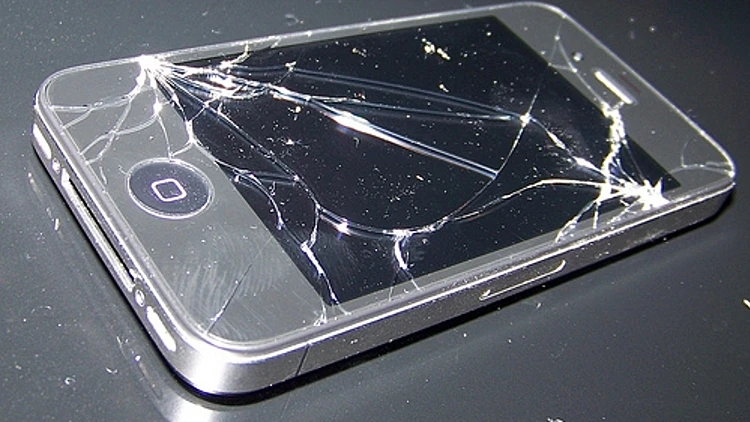 כמה עולה לתקן אייפון 5?