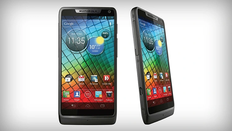 RAZR i סמארטפון מוטורולה עם מעבד אינטל
