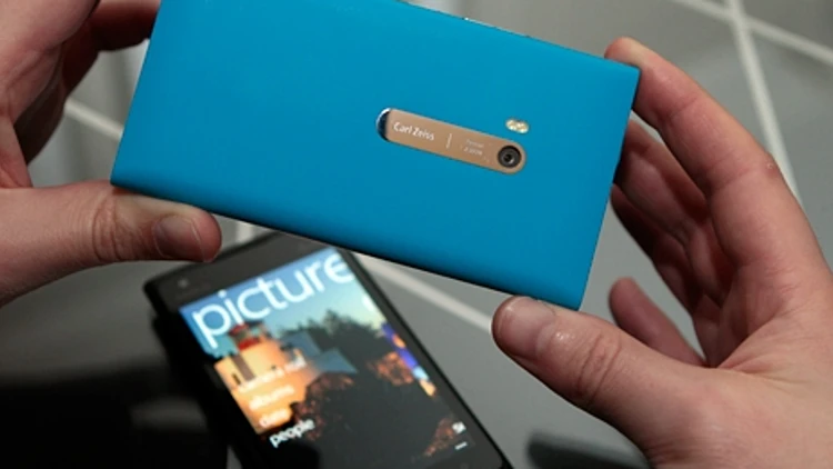 Nokia Lumia 900 הוכרזה ב-CES 2012