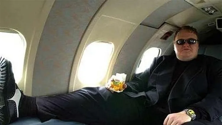 קים דוט קום מטוס פרטי